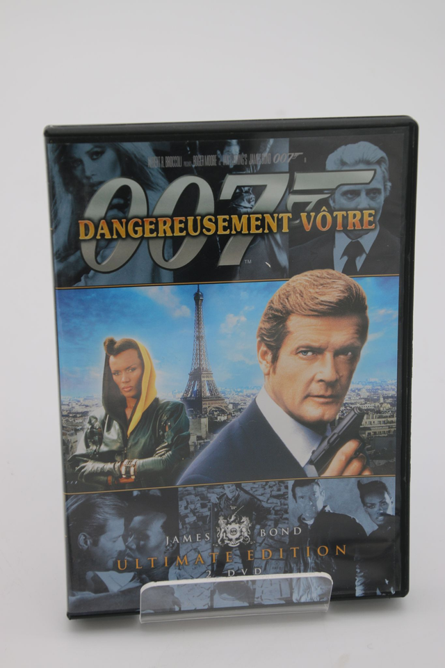 007 - Dangereusement vôtre
