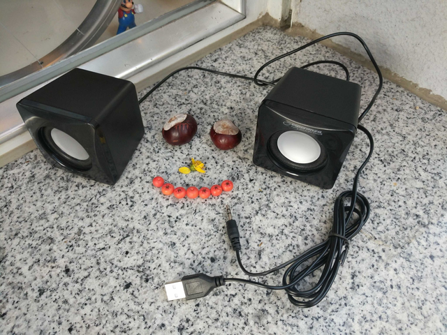 Lautsprecher Mini mit Klinken Anschluß Strom über USB