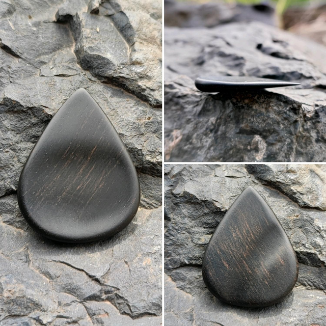 Médiator en Bois d'Ébène du Gabon 