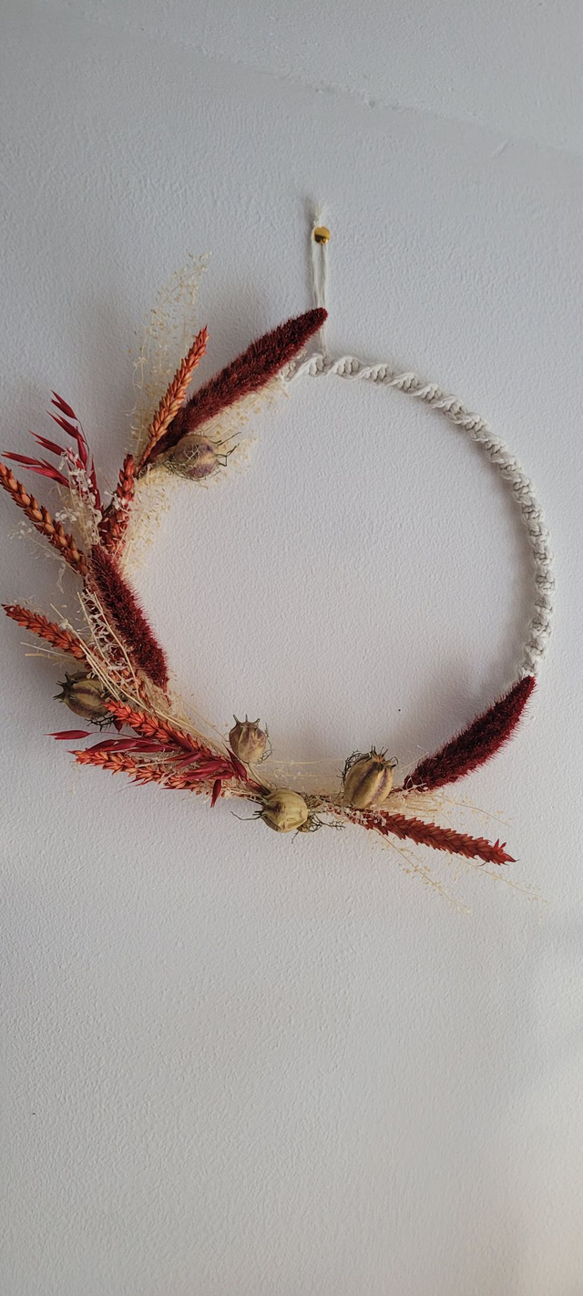 Cercle macramé Fleurs séchées modèle &quot;Rouge&quot; (diamètre : 25 cm)