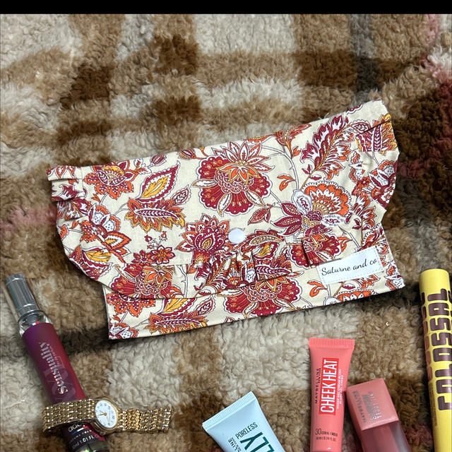 Pochette Plate à Froufrou Jasmina