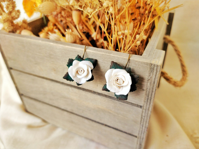 Pendientes de rosas
