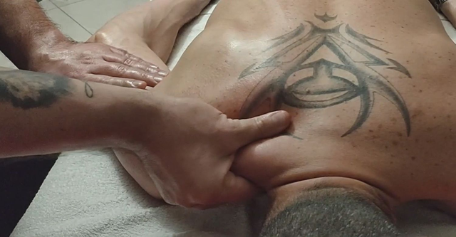 Massaggio Decontratturante