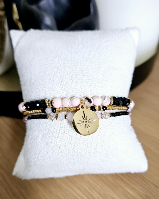 Bracelet triple rangs pendentif fleur 