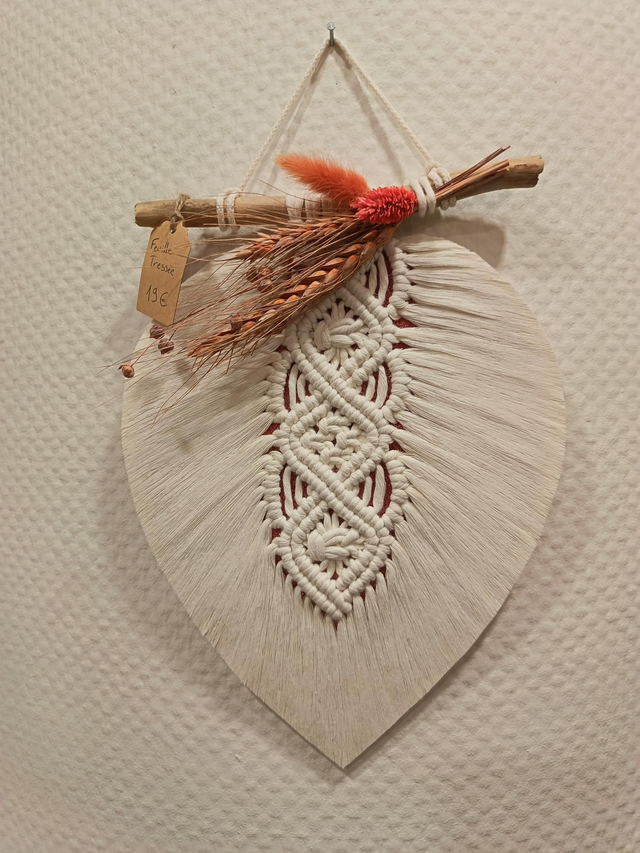 Feuille blanche fond rose paillettes