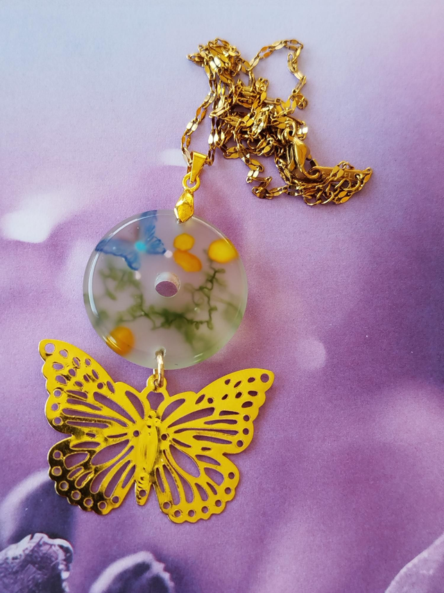 Ailes d&#039;Or et Reflets Nacrés 