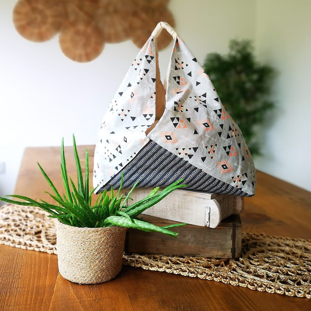 Market Bento Bag - Grey Aztec
