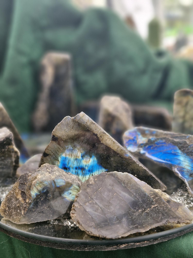 Labradorite chunks / Hearts