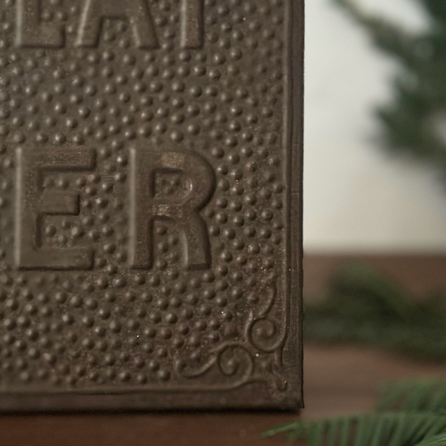 l'ancienne boîte en métal Chocolat Menier