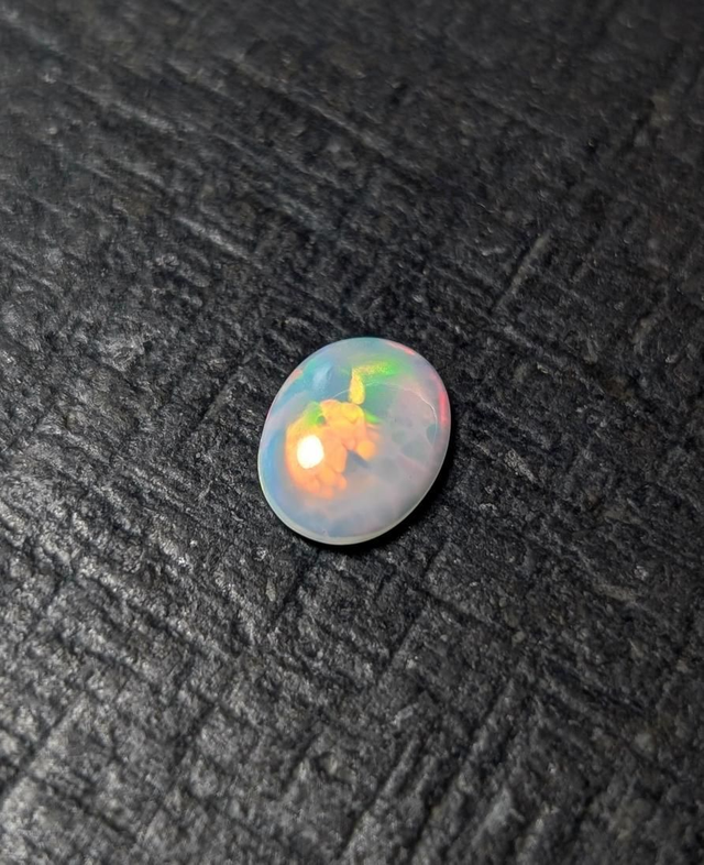 Opale nid d'abeille 1,05 carats