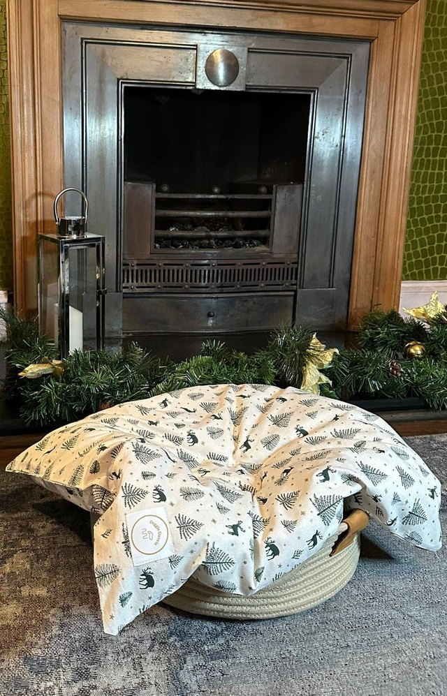 Doggie Duvet &amp; Cover Green Christmas Reindeer