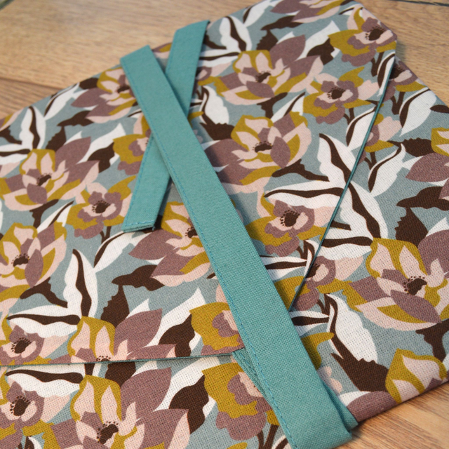 Protège livre, ECRIN MEDIUM Fleur d'hiver