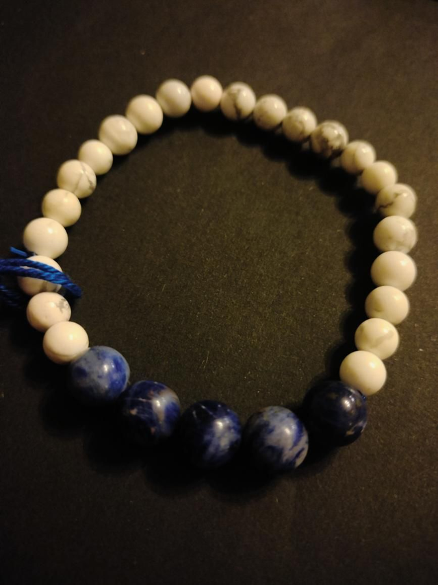 Sodaliitti & valkoinen howliitti yhdistelmä 