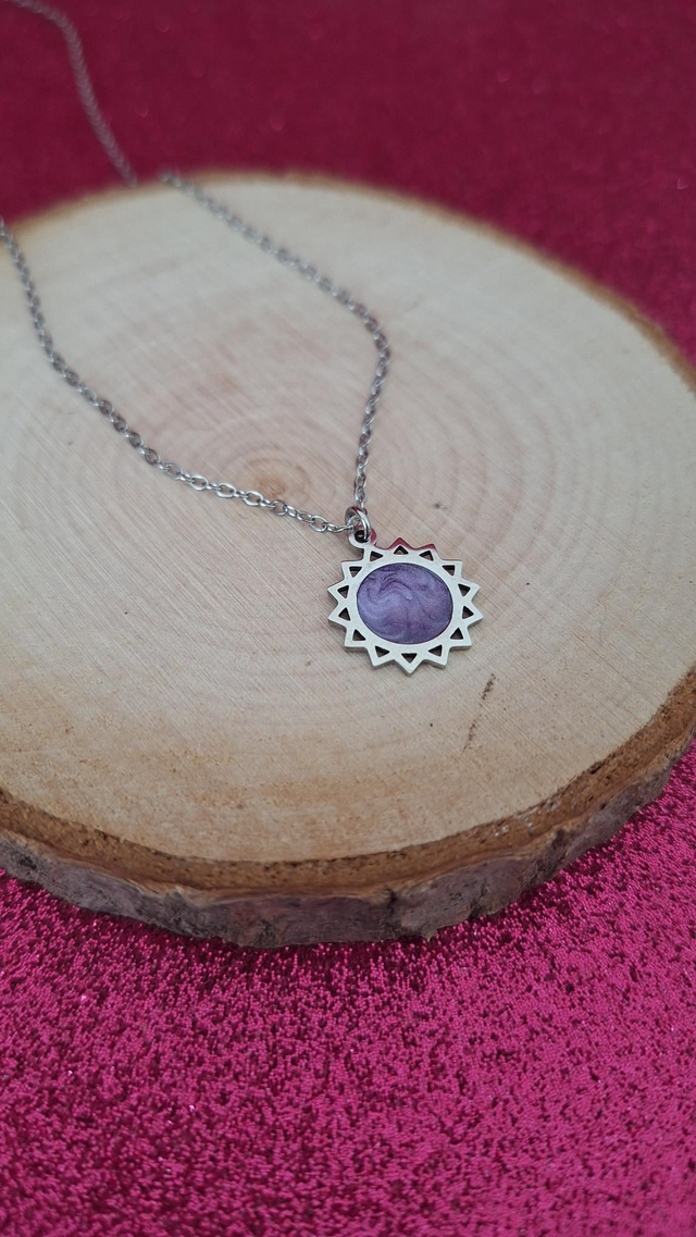 Collier soleil argenté/ violet