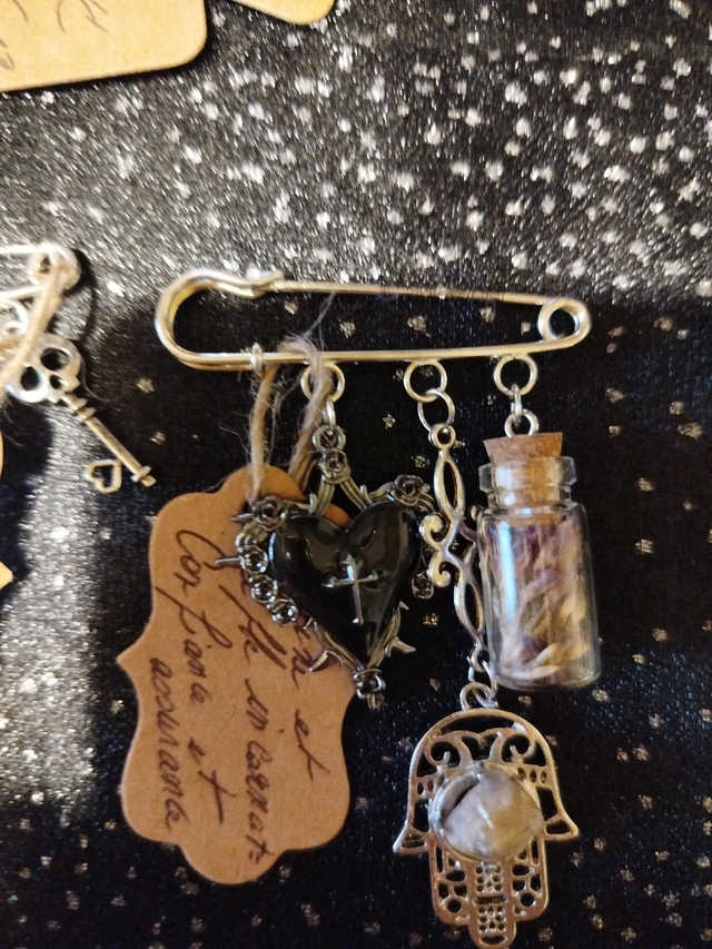 Broche confiance et assurance 