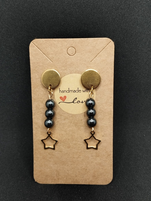 Boucle d'oreille en hématite avec étoile