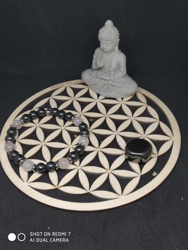 Box quartz rose hématite magnétique + pierre roulée hématite 