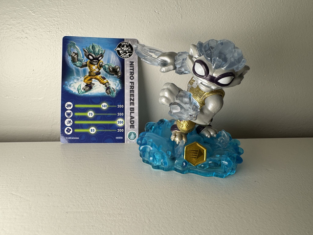 Nitro Freeze Blade - Water - Skylanders - Swap Force