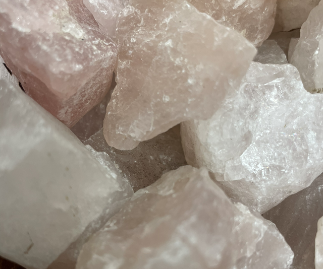 Rose quartz, rough crystal chunk