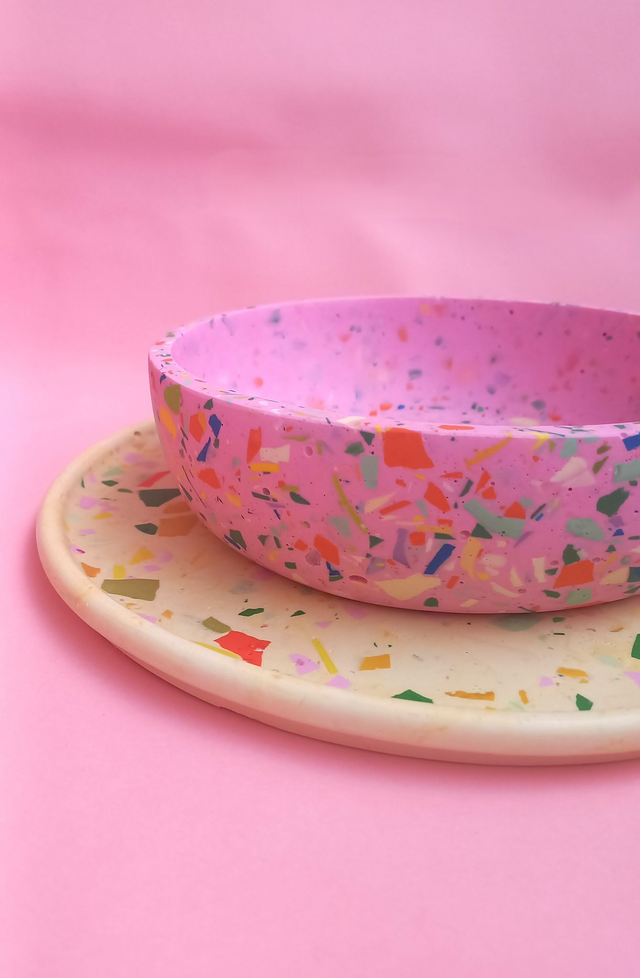 Różowa miska terrazzo do kuchni na owoce lub dekoracyjna