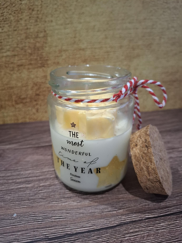 Bougie étoilée 🌟. Senteur miel/fèves de tonka 