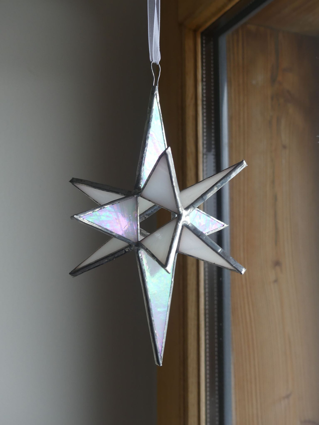 Étoile morave blanche irisée