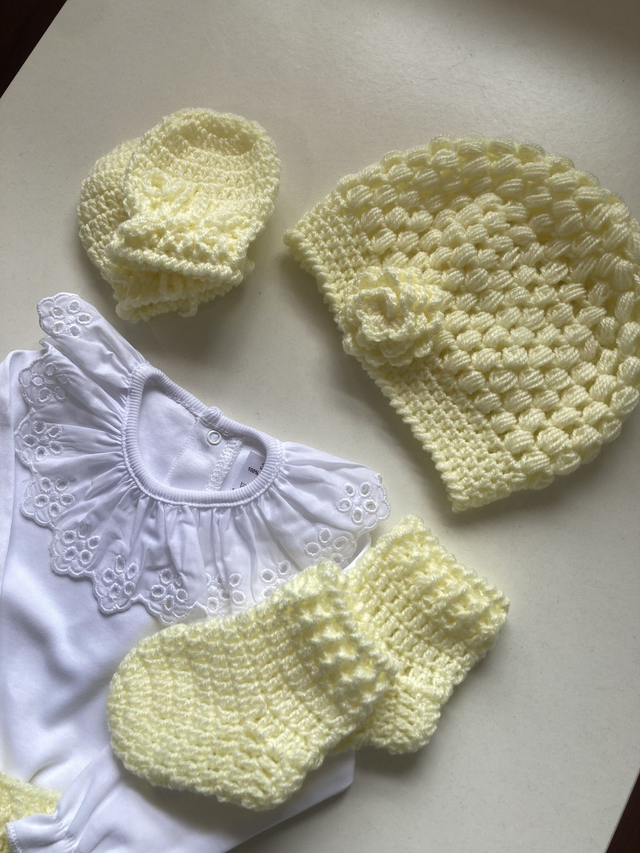 Box amarelo com flor