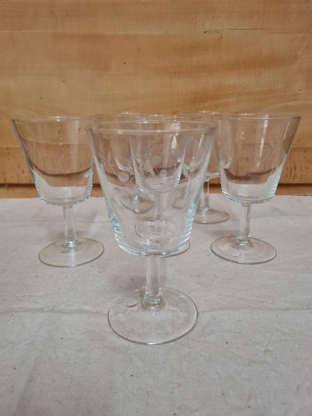 12 verres a vin gravés vintage H10 Diam 8