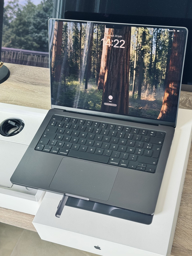 Macbook Pro 14&#039;&#039; M4 16G 512G 2024 Noir