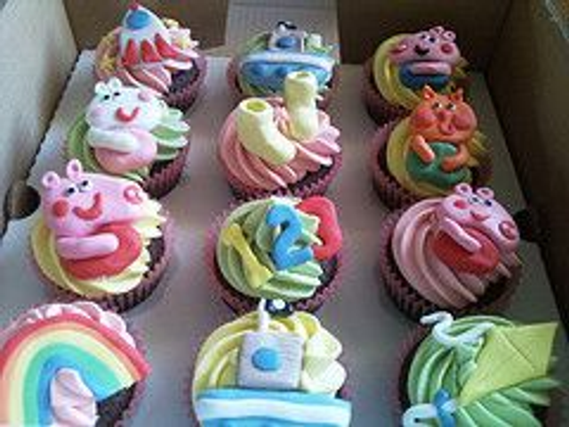 Peppa Pig Themed Cupcakes   