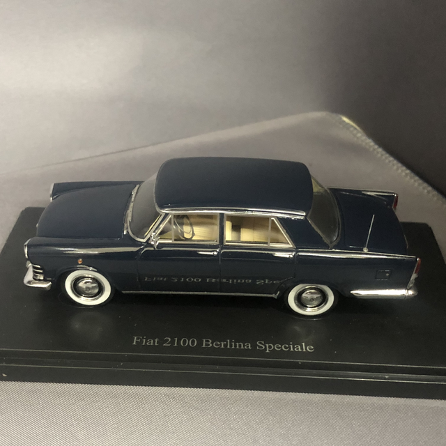 Fiat 2100 Berlina AutoCult 1:43