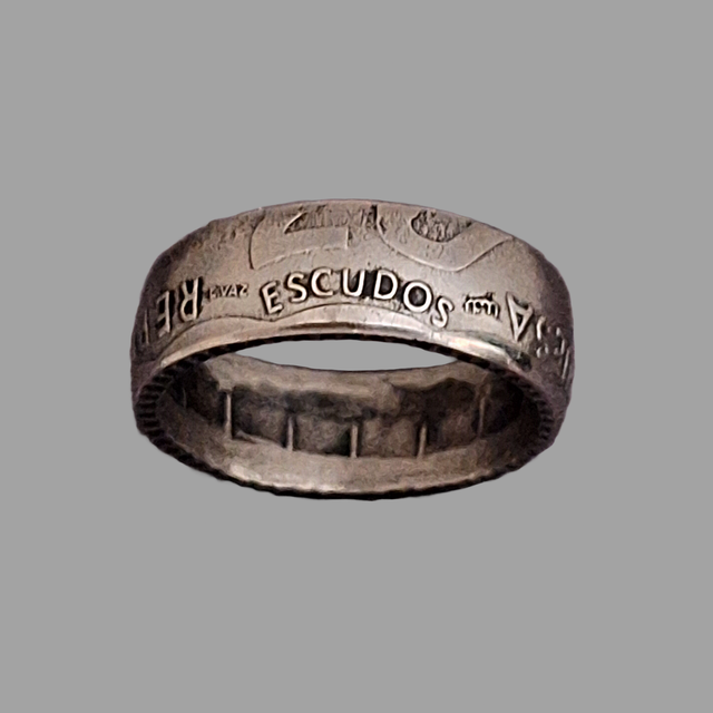 Portuguese 20  Escudos 1999 coin ring 