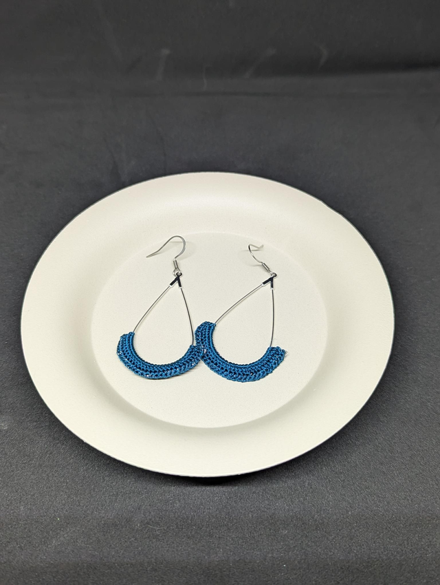Boucles d'oreilles Créoles goutte d'eau bleu pétrole