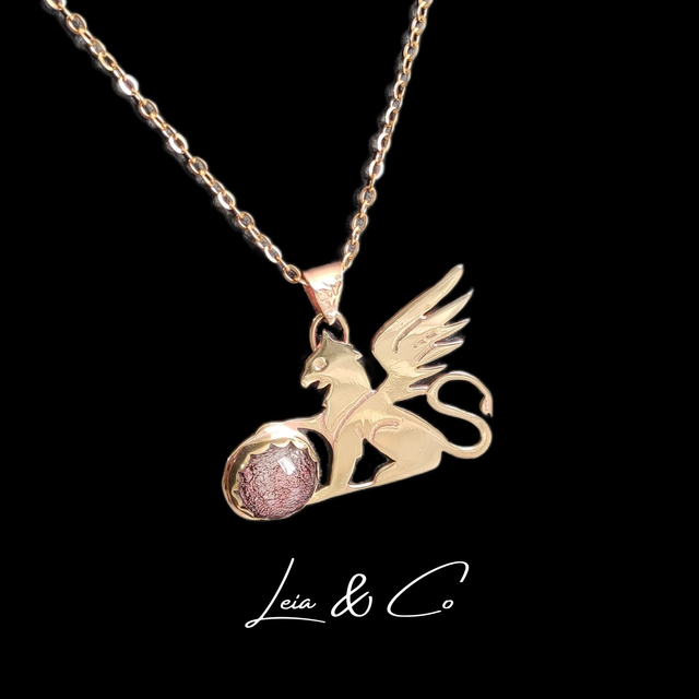Pendentif Griffon doré et verre dichroïque rouge-rose LEIA&amp;CO