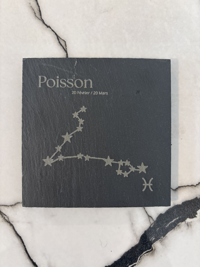 Poisson constellation gravé sur une ardoise 10 x 10 cm