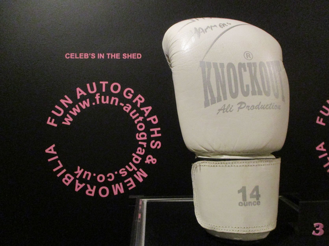 Frank Maloney &amp; James McSweeney Authentic Autographed 14 Ounce Boxing Glove (3)