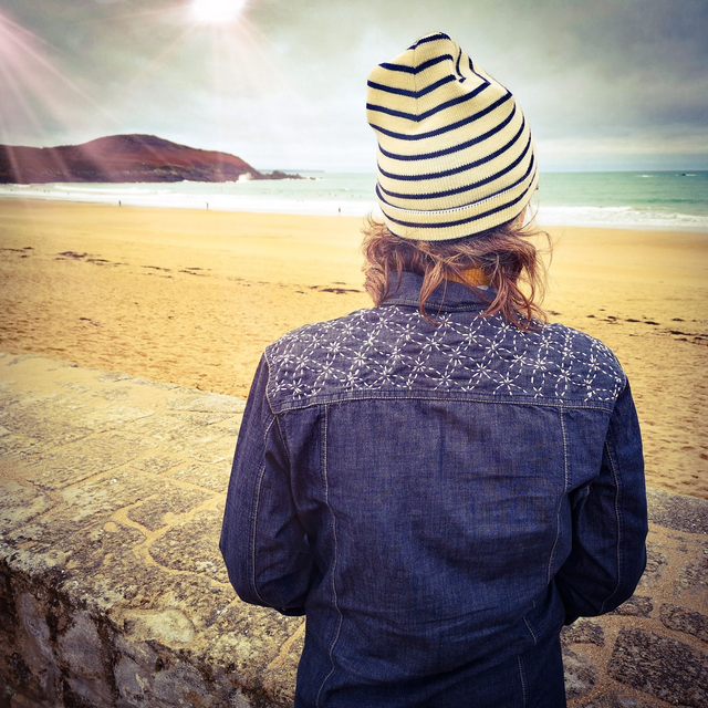 LA VAGUE, Chemise brodée main, Pièce Unique.