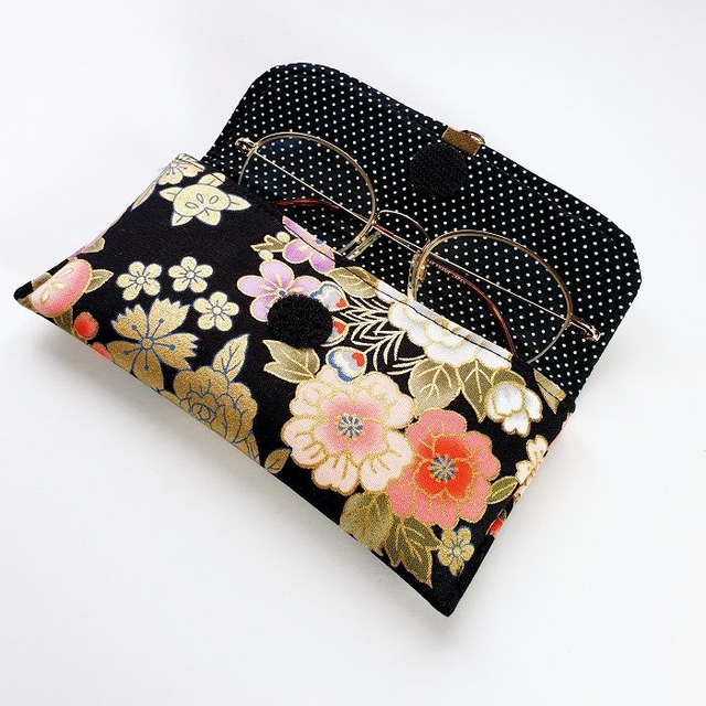 Étuis à lunettes sur mesure "Kana" noir doré