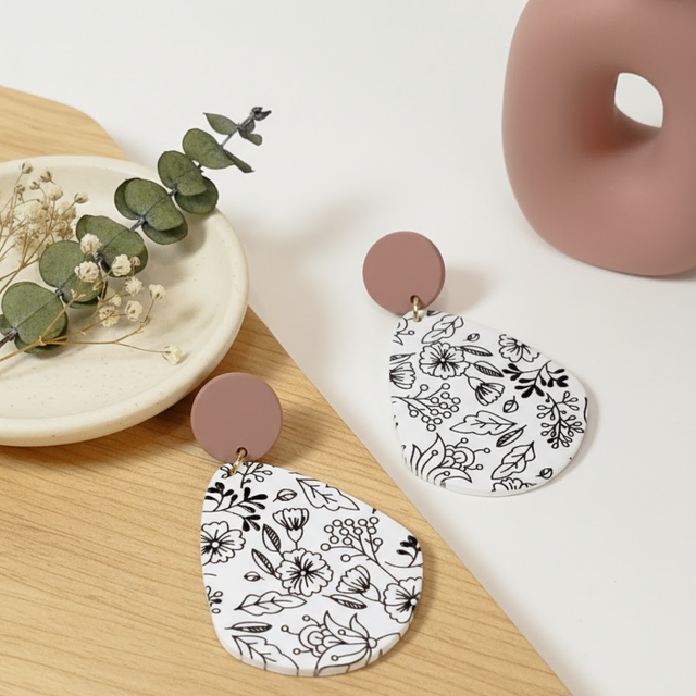 Brincos Inked Garden