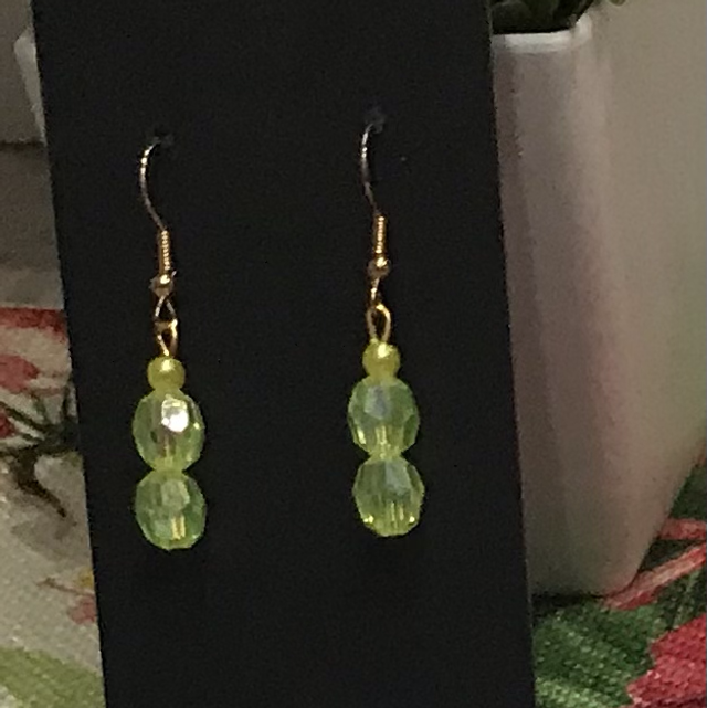 Green Dangling Earrings- GDE05