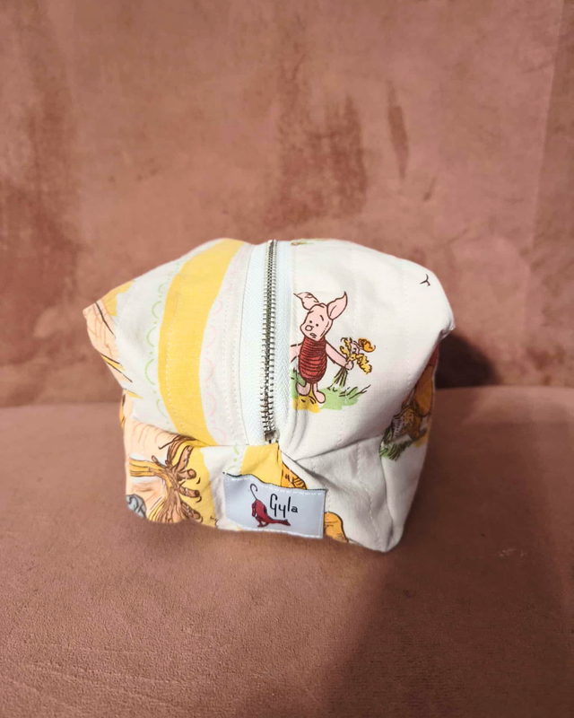 🍯Trousse Matelassée – Thème Winnie l’Ourson 🍯