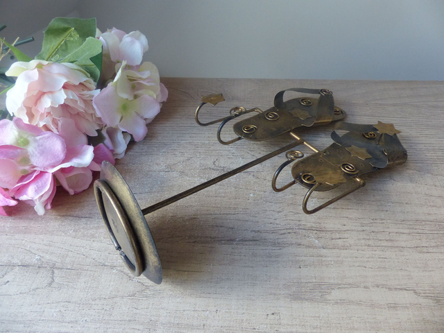 Porte bijoux en forme de chaussures tongs en métal artisanat d'art, Support à bijoux fait main, Décoration maison thème bord de mer, Cadeau