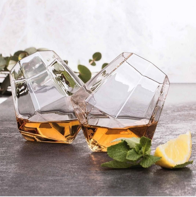 Diamant Gläser, Whisky Gläser 2er Set, Ausgefallene Whiskey Gläser, Drehbar im Stand