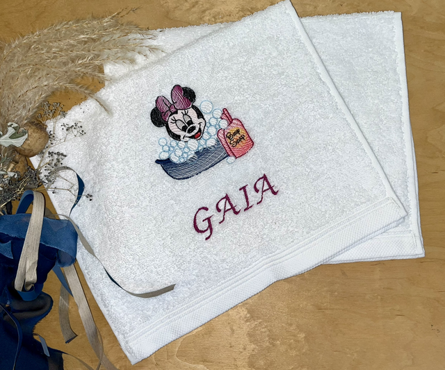 Asciugamano ricamato singolo