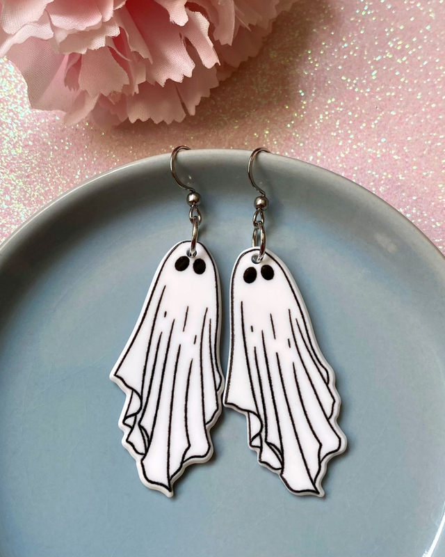 Boucles d&#039;oreilles fantômes 