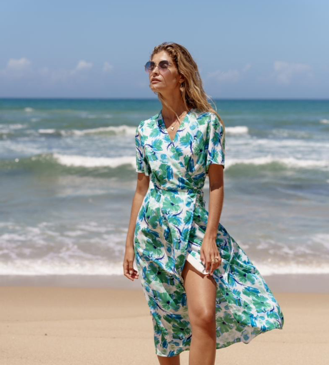 84-0. Robe porte-feuille 