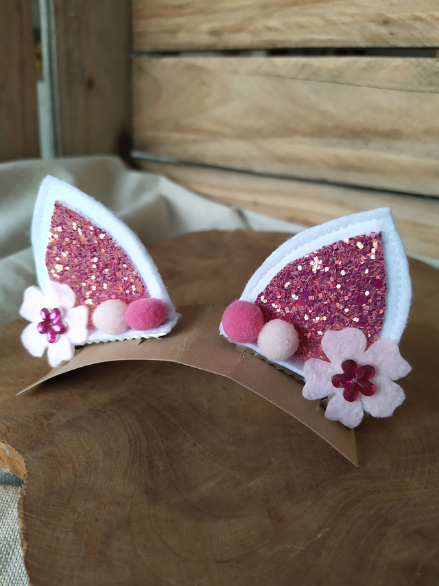 Pinces à cheveux crocodile oreilles de chat couleur blanche