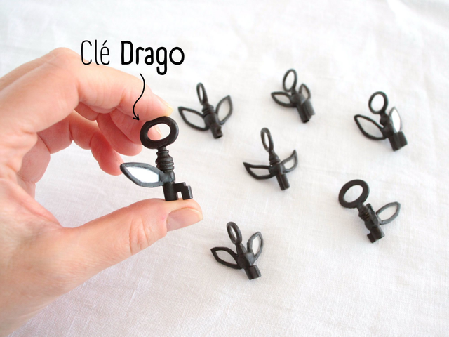 🗝️ Mini clé féerique Passe-Partout en vitrail