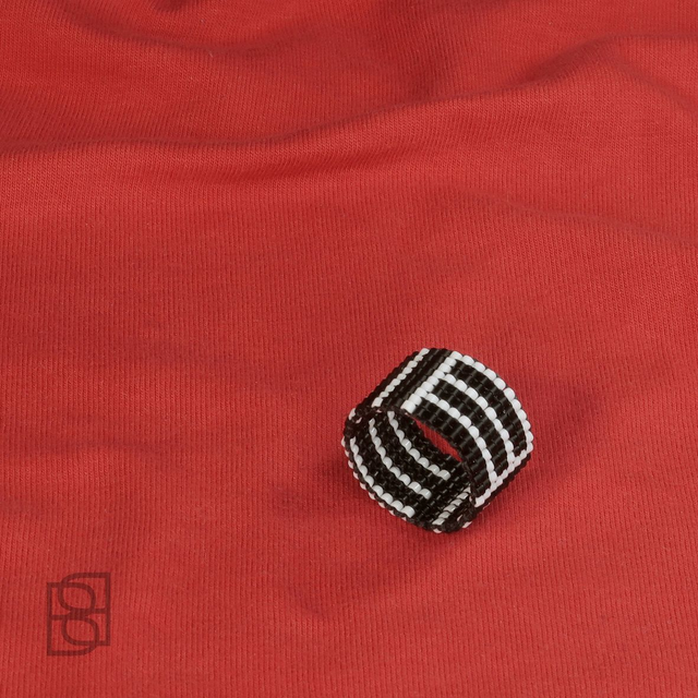 BOLD ALTERNATING LINES ring