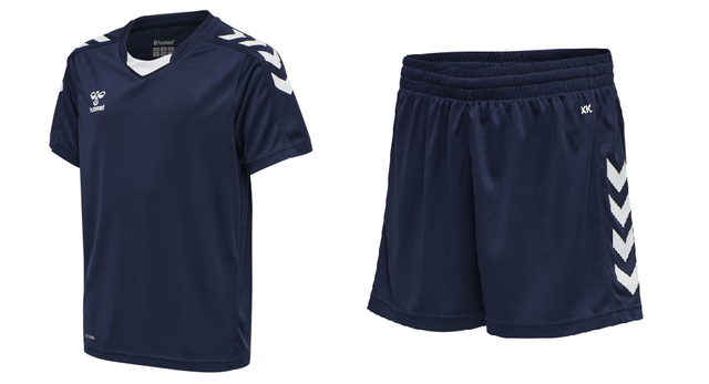 SÆTTILBUD hmlCORE XK POLY JERSEY + POLY SHORTS KIDS Marine - KIF Logo på brystet, KIF Logo på lår, sponsorlogo på mave, KUNDBY IF tryk på ryggen